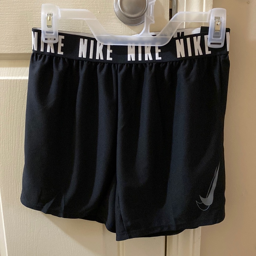 NEWT Girls black training shorts large 3-in stock
